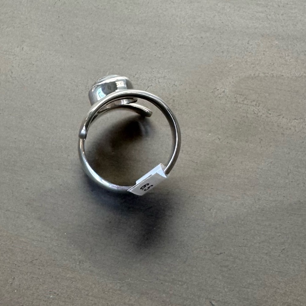 Lustrous Silver Moonstone Ring - Picture 3 of 10